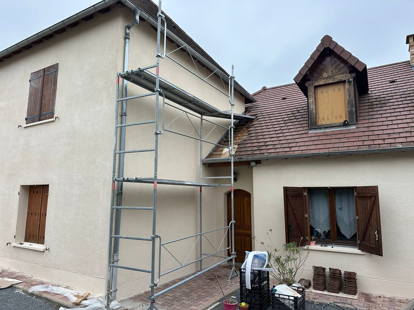 Rénovation de façade en briques — couvreur M. TOUVERON près de Montluçon