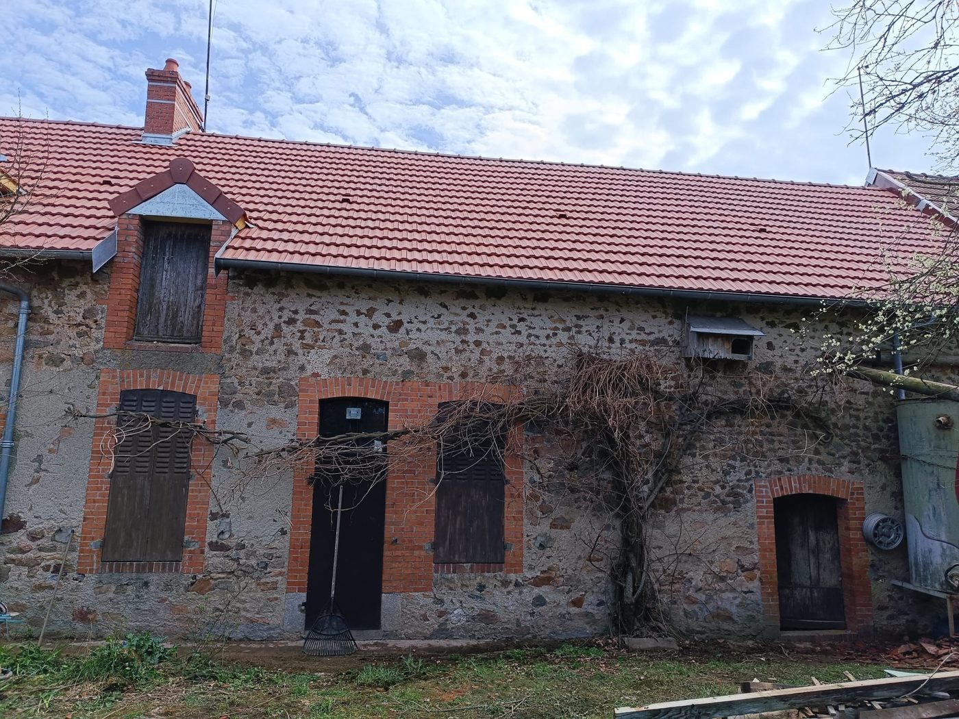 Couverture neuve sur longère — couvreur M. TOUVERON près de Montluçon