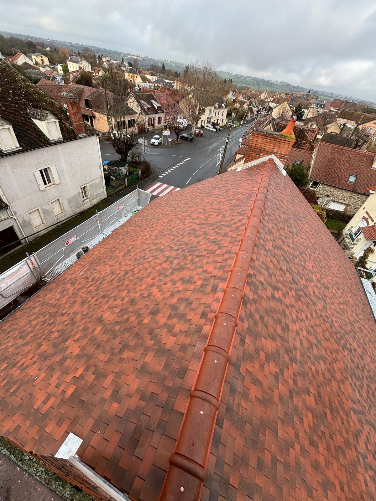 Couverture traditionnelle en tuiles — couvreur M. TOUVERON près de Montluçon